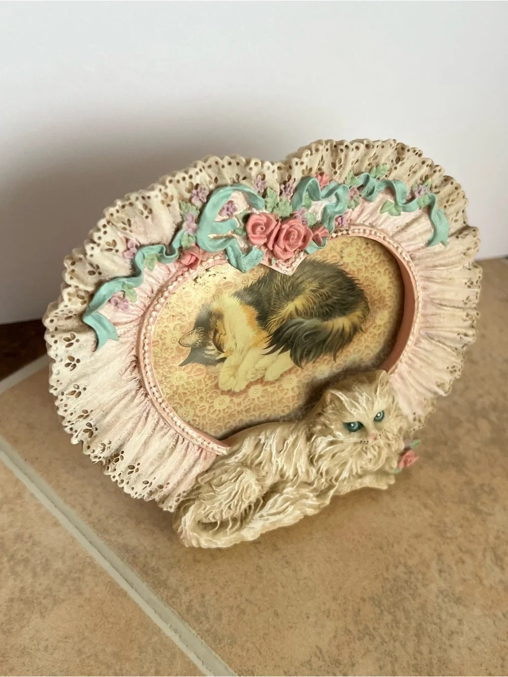 Vintage 1990 Leslie Anne Ivory Miniature Small Cat Picture Frame